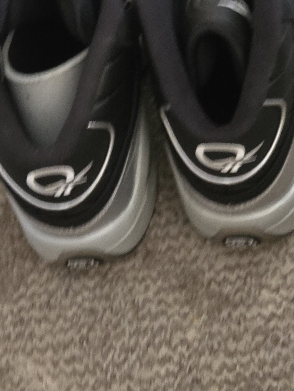 Men's Athletic Sneakers - Picture 4 of 4